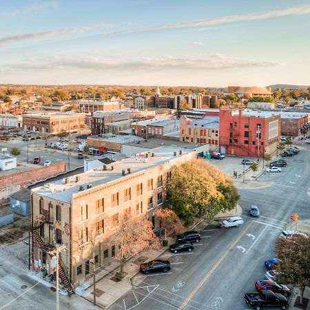 Deluxe Studio In Historic Downtown Building! Bartlesville Esterno foto