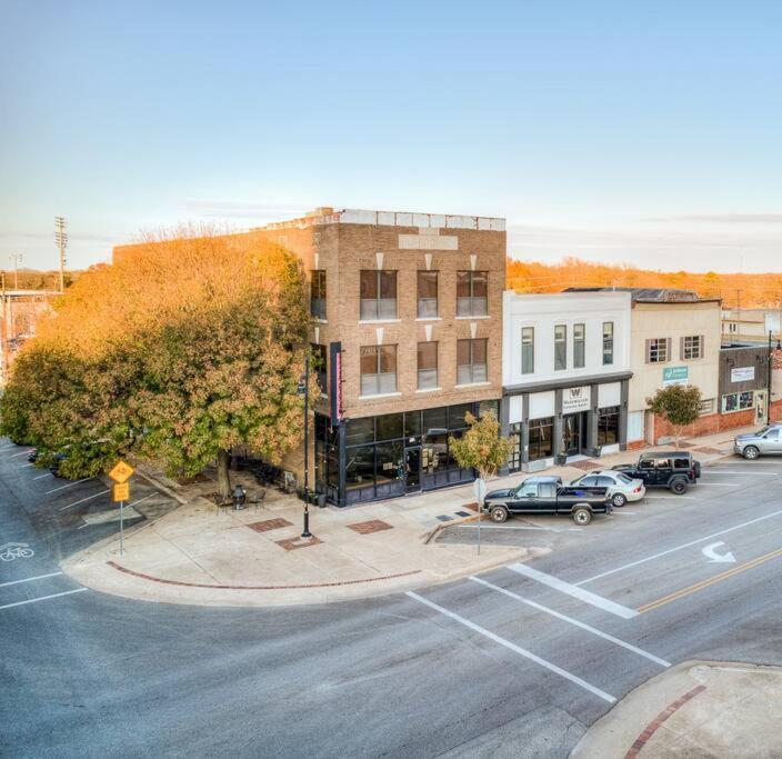 Deluxe Studio In Historic Downtown Building! Bartlesville Esterno foto